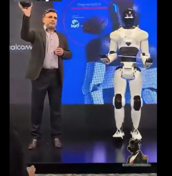 zrušil se je na odru
